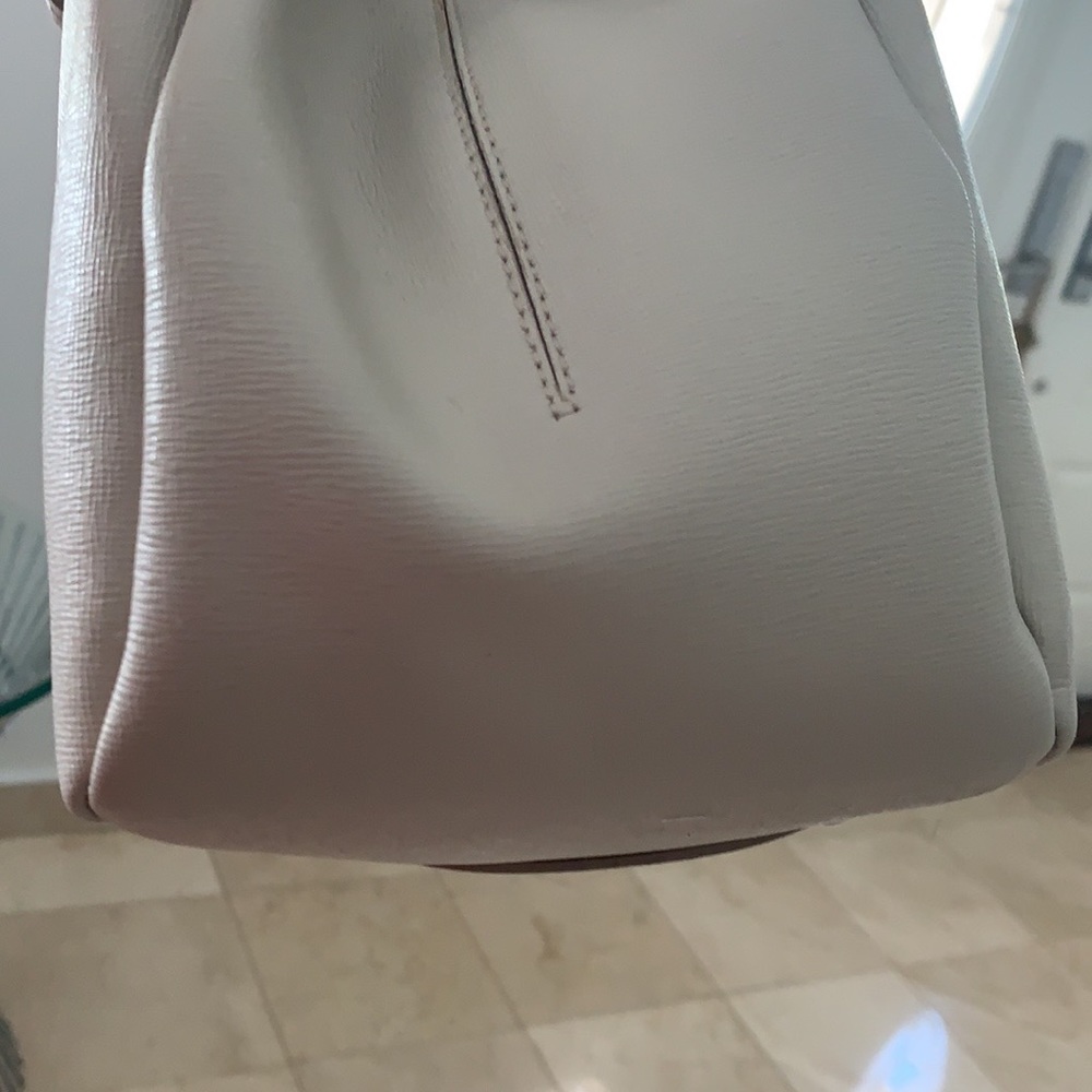 👏👏 HOST PICKS .. 🎉🎉🎉 FURLA handbag - Picture 7 of 10